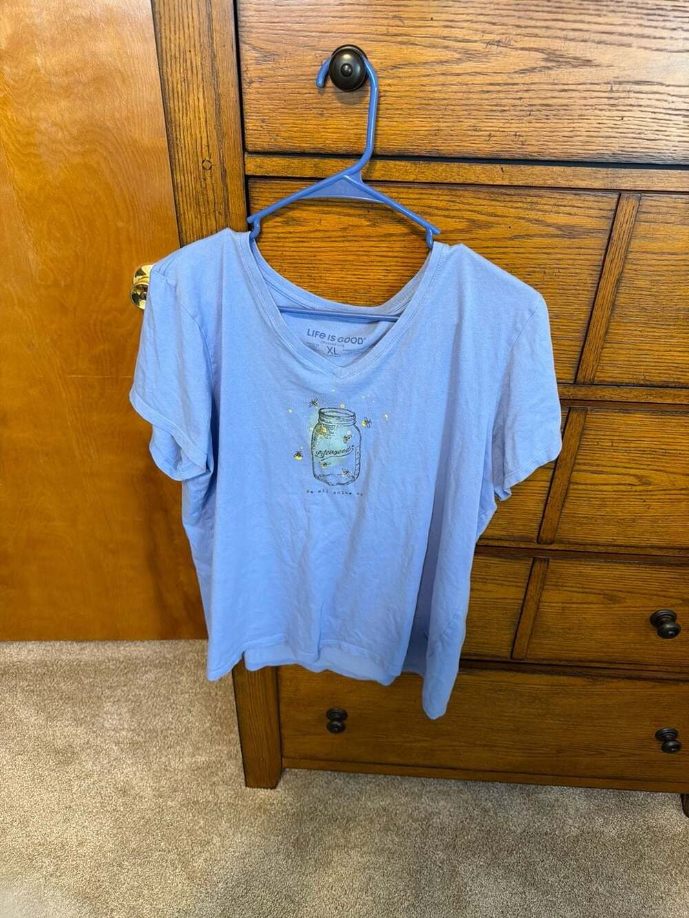 Life is Good Women's Fireflies in a Jar Crusher-Lite V-Neck Graphic T-Shirt